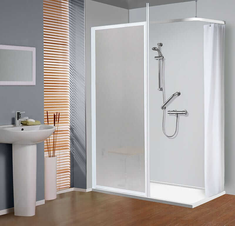 The Elegance is a practical shower with a fixed screen
