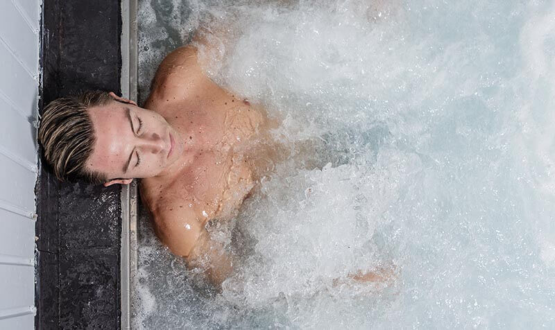Jacuzzi baths: they work & are they good for you? | Bathing